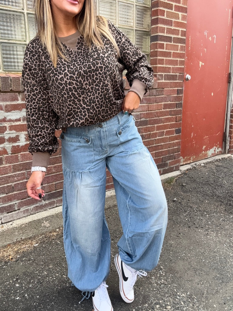 Becklee Barrel Denim Jeans- Med Wash