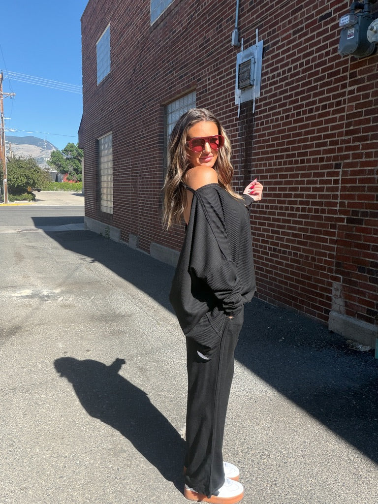 Ribbed Long Sleeve Open Back Top- Black